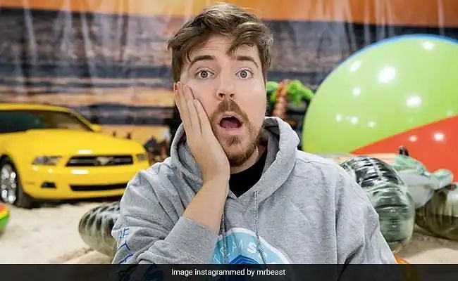 How much does MrBeast earn each day?